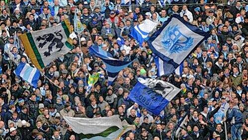 Jubelnde Löwenfans Jubelnde Löwenfans
