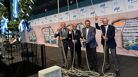 v.l.: Franz Xaver Peteranderl (Präsident der Handwerkskammer München, Oberbayern), Klaus Dittrich (Messechef), OB Dieter Reiter, Peter Driessen (Hauptgeschäftsführer IHK München, Oberbayern)