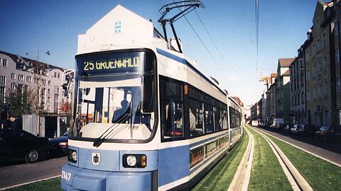 Wer mit der Straßenbahn fahren will, muss den vollen Preis bezahlen - auch sonntags.