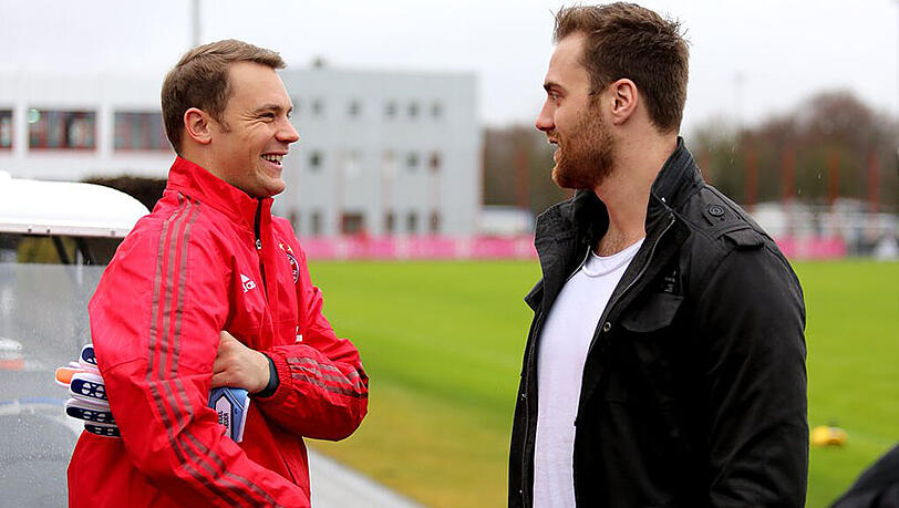 Nationaltorhüter unter sich: Manuel Neuer (links) und Andreas Wolff. Nationaltorhüter unter sich: Manuel Neuer (links) und Andreas Wolff.