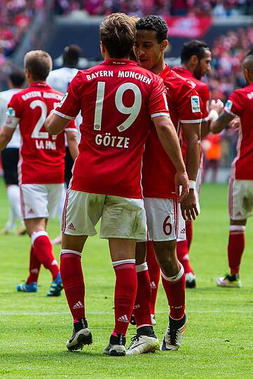Thiago, Note 3: Das Publikum liebt diese Momente, wenn der kleine Spanier den Ball über seine Gegner lupft - Pep hasst sie. Thiago sorgte für einige kleine Wutanfälle bei seinem Trainer. Aber: Die meisten seiner Tricks klappten.