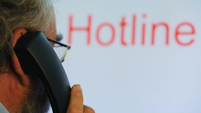 Viele Münchner kommen derzeit bei der städtischen Corona-Hotline nicht mehr durch. (Symbolbild)