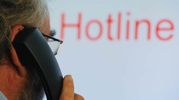 Viele Münchner kommen derzeit bei der städtischen Corona-Hotline nicht mehr durch. (Symbolbild)