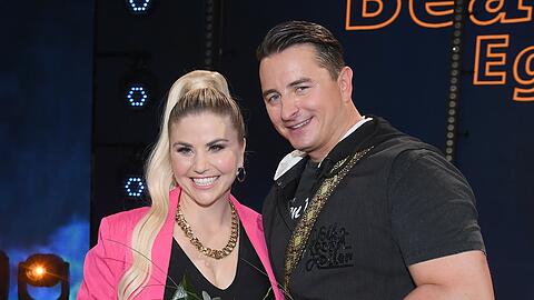 Strahlen nach der Show in die Kamera: Beatrice Egli und Andreas Gabalier