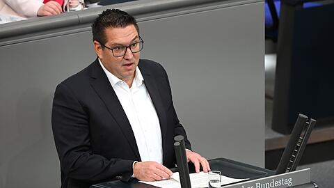 Der SPD-Politiker Ingo Vogel h&auml;lt die Tabaksteuer-Reform f&uuml;r angemessen. (Archivbild)