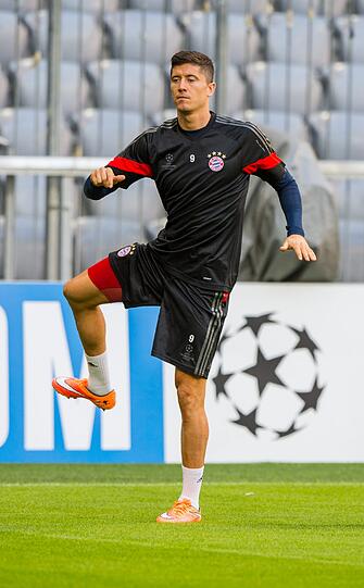 Der FC Bayern beim Abschlusstraining in der Allianz Arena. Mit dabei: Arjen Robben und Thiago.