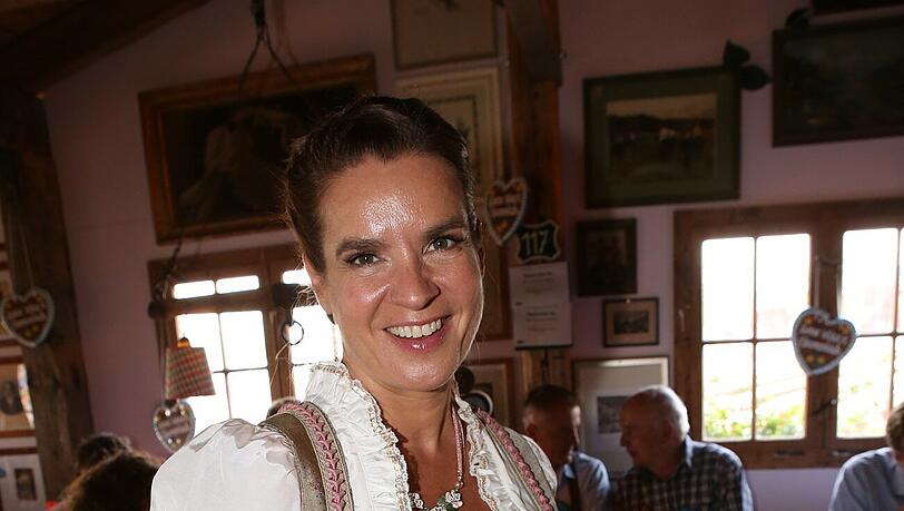 Kati Witt bei der BMW-Wiesn im Käfer Kati Witt bei der BMW-Wiesn im Käfer