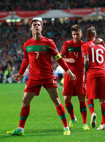 Ein wahres Torfeuerwerk fackelten die Portugiesen um Superstar Cristiano Ronaldo beim Playoff-Rückspiel gegen Bosnien-Herzegowina ab.