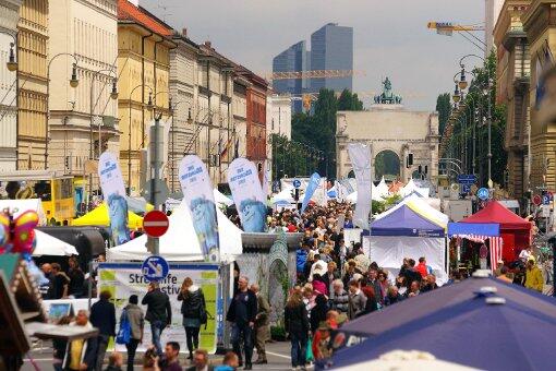 Rund 150.000 Münchner haben beim Streetlife-Festival im Juni die autofreie Leopold- und Ludwigstraße bevölkert.