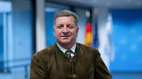 Der CSU-Bezirksverband Niederbayern hat seinen Vorsitzenden Christian Bernreiter im Amt bestätigt. (Archivbild)