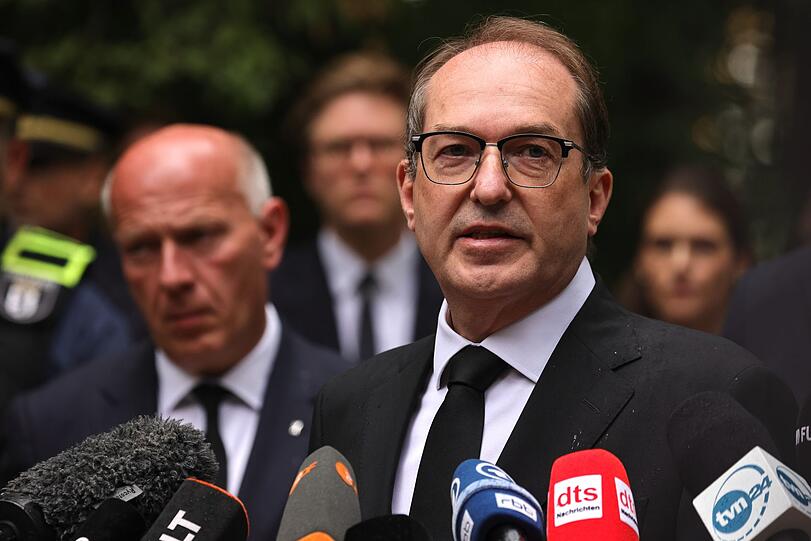 Bundesinnenminister Alexander Dobrindt ist überzeugt: "Präventivhaft für Gefährder ist zwingend notwendig." Bundesinnenminister Alexander Dobrindt ist überzeugt: "Präventivhaft für Gefährder ist zwingend notwendig."