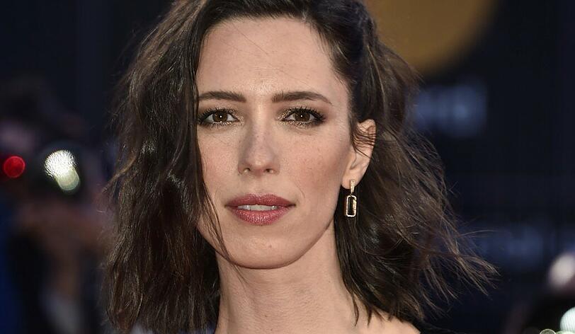 Rebecca Hall bereut offensichtlich ihre Zusammenarbeit mit Regisseur Woody Allen und will nun ihre Gage aus dem neuesten Film, "A Rainy Day in New York", der "Time's Up"-Bewegung spenden.