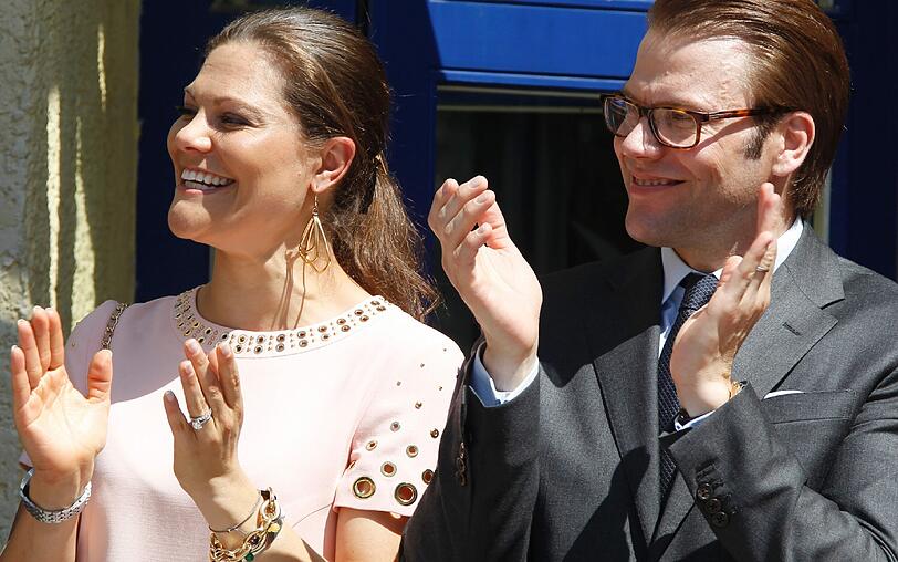 Victoria ist zum ersten Mal Mutter geworden. Die 34-Jaehrige brachte am frühen Donnerstagmorgen (23.02.12) eine Tochter zur Welt - wurde die Mini-Prinzessin etwa in München gezeugt? Fest steht vor neun Monaten waren Victoria und Gatte Daniel zu Besuch in der Hauptstadt der Herzen - hier die Bilder...