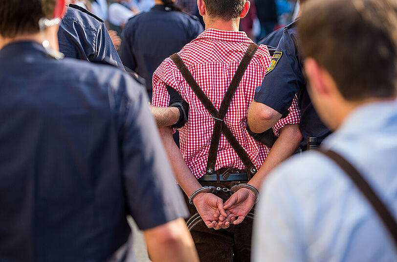 Die Polizei hat einen jungen Mann auf der Wiesn festgenommen. (Symbolbild)