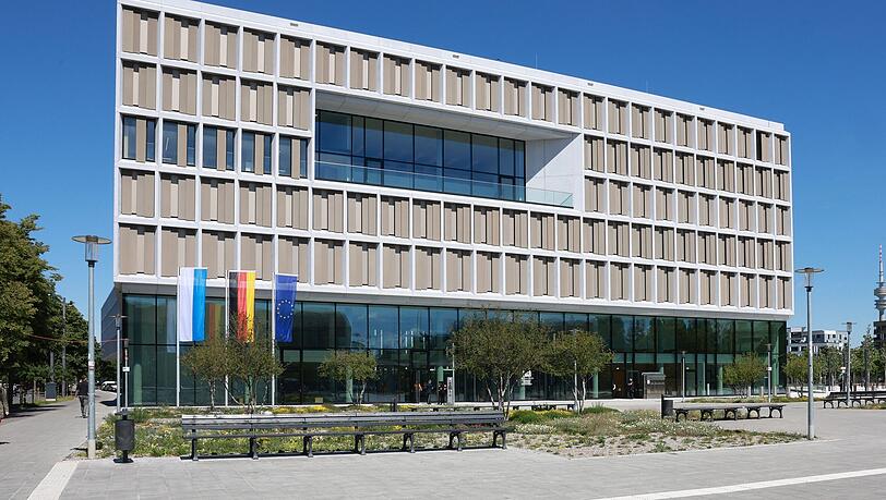 Das neue Strafjustizzentrum. Das neue Strafjustizzentrum.