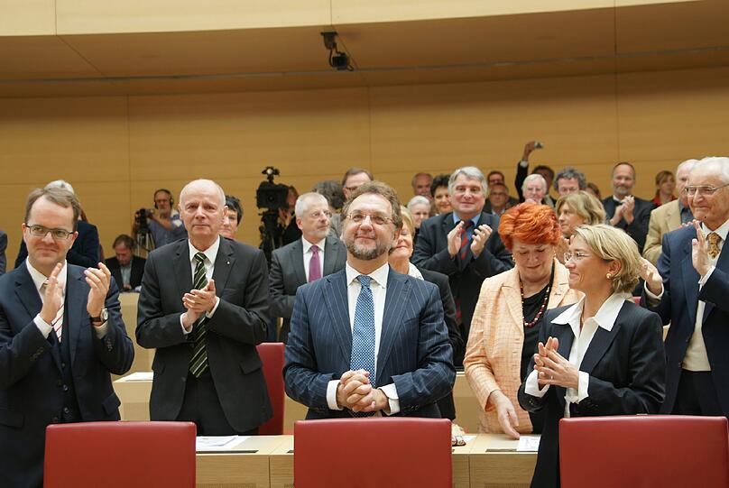 Die Landtags-SPD hat den &bdquo;SZ&ldquo;-Journalisten Heribert Prantl mit dem Wilhelm-Hoegner-Preis 2011 ausgezeichnet.