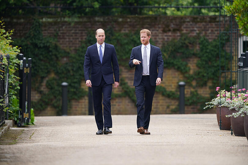 Gemeinsam: Prinz William und Prinz Harry vor der Enthüllung der Diana-Statue