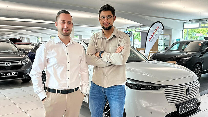 Die Verkaufsberater Darko Savic und Alper Erdogan beraten in der Häusler-Zentrale in der Landsberger Straße gern ausführlicher zu den Honda-Angeboten.