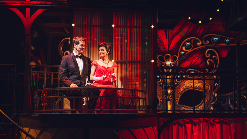 Er, ein erfolgreicher Geschäftsmann, sie, eine junge Frau, die sich durchs Leben schlägt: Edward und Vivian sind das ungleiche Paar aus dem Musical Pretty Woman.