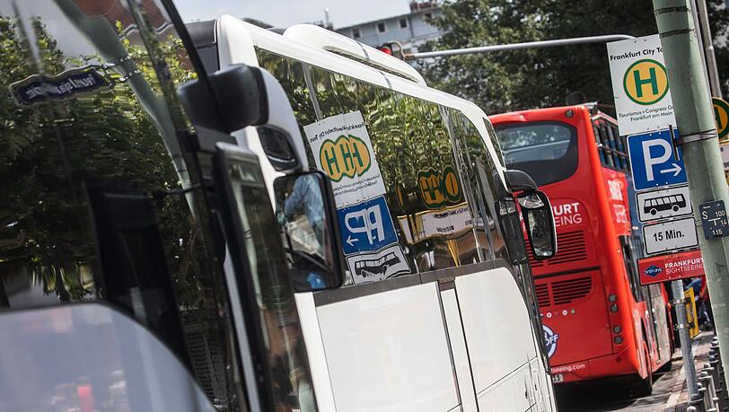 Fast jeder fünfte Bus, der beim TÜV geprüft wurde, hatte vergangenes Jahr erhebliche Mängel. (Archivbild) Fast jeder fünfte Bus, der beim TÜV geprüft wurde, hatte vergangenes Jahr erhebliche Mängel. (Archivbild)