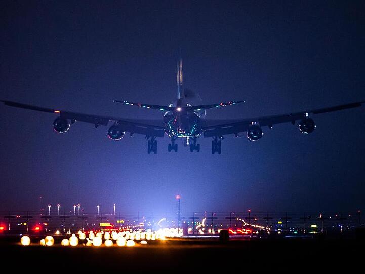 Nach Polizeiangaben traf die mutmaßliche IS-Unterstützerin mit ihren vier Kindern an Bord einer Turkish-Airlines-Maschine am Frankfurter Flughafen ein.