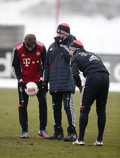 Die Bayern trainieren am Donnerstag bei frostigen -5 Grad Außentemperatur an der Säbener Straße.