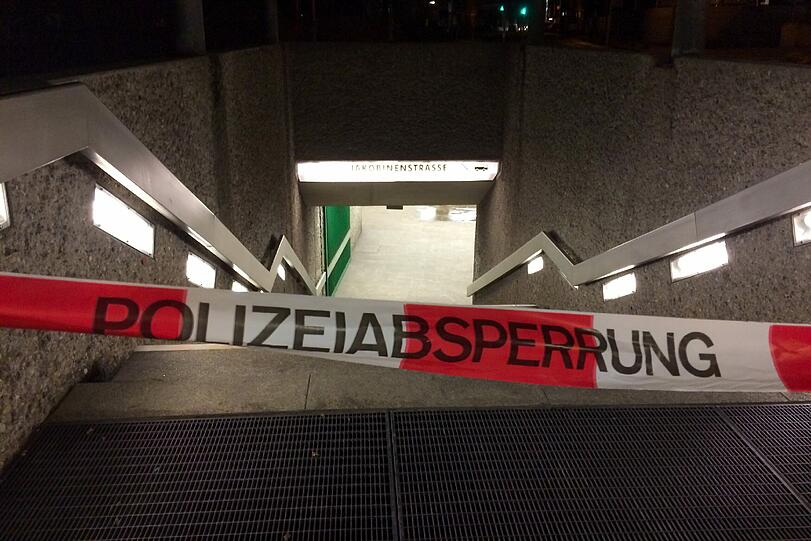 In einer Fürther U-Bahn-Station soll der Angeklagte das 28-jährige Opfer erstochen haben.