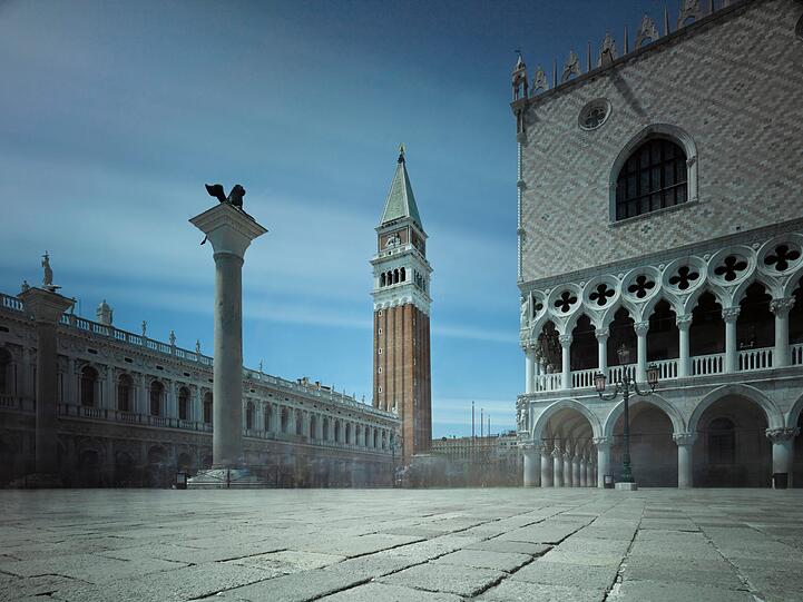 Zehn Millionen Touristen übernachten im Jahr in Venedig &ndash; und schlendern über den Markusplatz.