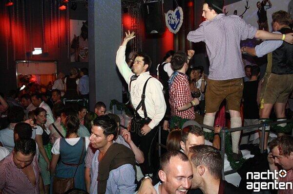 Im 8 seasons sind grad die "Wiesn - seasons".
Mehr Bilder unter www.nachtagenten.de