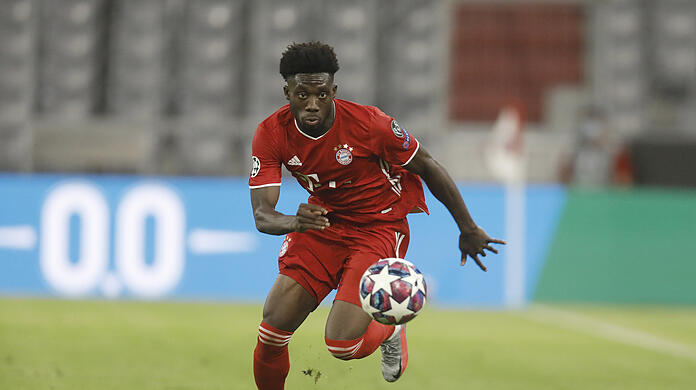 Alphonso Davies und seine Freundin werden bei Instagram rassistisch beleidigt.