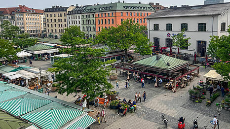 Eine 88-J&auml;hrige erlitt am Mittwoch auf dem Viktualienmarkt einen Herz-Kreislauf-Stillstand. Zu ihrem Gl&uuml;ck radelten in diesem Moment zwei Beamte der Feuerwehr vorbei und leisteten Erste Hilfe.
