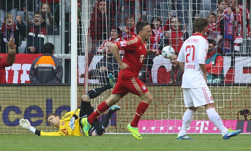 29 Oktober, 16.09 Uhr, Franck Ribery: Erst lässt der Star zwei Nürnberger aussteigen, dann markiert er cool das 3:0.