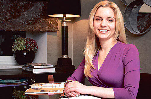 Stilexpertin Delia Fischer: Bevor sie Westwing.de, das Shopping-Portal für Home and Living, gründete, arbeitete sie als Redakteurin für ELLE und ELLE Decoration. Für Chic Living war sie den aktuellen Trends auf der Spur.