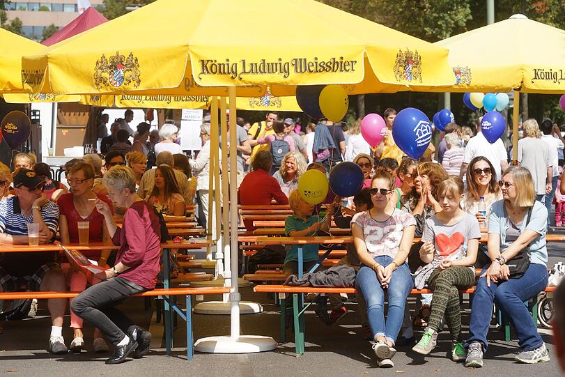 Die besten Bilder vom Isarinselfest 2014 am Samstag.