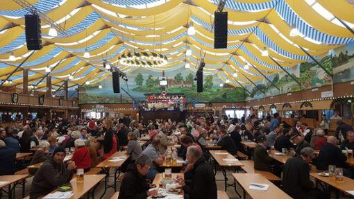 Die Mittagswiesn war am Montag gut besucht.