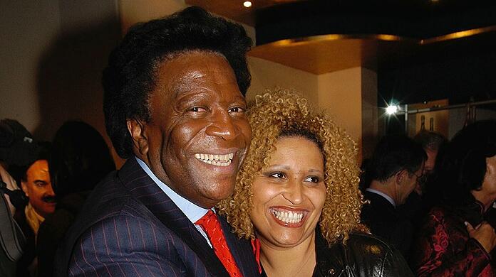 2003 im Deutschen Theater: Roberto Blanco mit Tochter Patricia