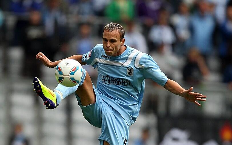 Eine Personalie zum Jahresende: Löwe Dennis Malura verlässt den TSV 1860 München bereits in der Winterpause und wechselt im neuen Jahr zum Drittligisten 1. FC Heidenheim.