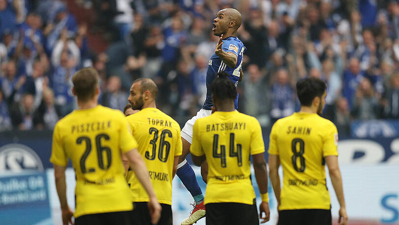 Folgt Borussia Dortmund dem Ruhrpott-Rivalen FC Schalke 04 - hier jubelt Naldo - in die Champions League? Folgt Borussia Dortmund dem Ruhrpott-Rivalen FC Schalke 04 - hier jubelt Naldo - in die Champions League?
