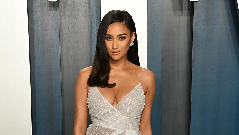 "Pretty Little Liars"-Star Shay Mitchell freut sich über Kind Nummer zwei. "Pretty Little Liars"-Star Shay Mitchell freut sich über Kind Nummer zwei.