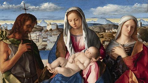 Alles schön? Venedigs Frauen ganz sicher und natürlich auch die Madonnen, die Giovanni Bellini vor Landschaften inszeniert, die weit mehr sind als ein dekorativer Hintergrund. Man blickt über die sanften Hügel des Veneto und meint am Ende die Alpen zu sehen. Hier zeigen wir Bellinis "Maria mit Kind zwischen Johannes dem Täufer und einer Heiligen" (1500-1505) aus der Accademia.