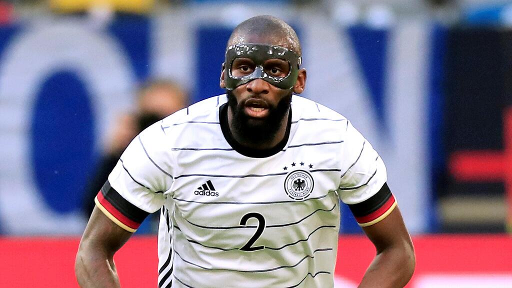Nach Beiss Attacke Von Antonio Rudiger Twitter User Machen Sich Uber Dfb Kicker Lustig Abendzeitung Munchen