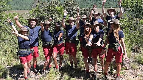 Am Anfang noch höchst motiviert: Die Dschungelcamper