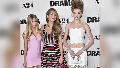 Rebecca Gayheart mit ihren T&ouml;chtern Georgia Geraldine (l). und Billie Beatrice (r.) bei der Premiere von "The Drama" in Los Angeles.