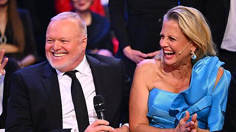 Eine Zusammenarbeit mit Erfolg: Stefan Raab und Barbara Sch&ouml;neberger holten sich einen Fernsehpreis f&uuml;r "Wer wei&szlig; wie wann was war?" ab.