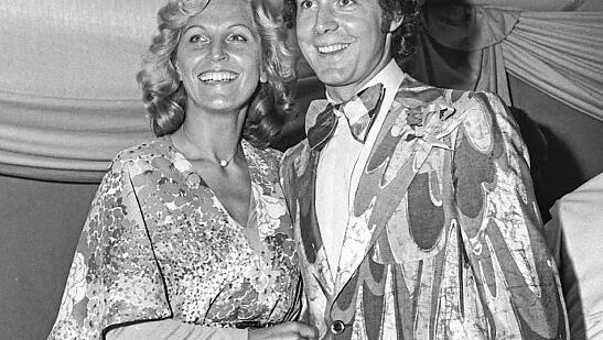 Modische Paradiesvögel: Brigitte und Franz Beckenbauer.