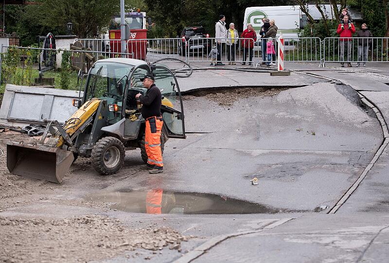So schaut's aktuell in Rottach-Egern aus - bis hier wieder Autos fahren, dürften mehrere Wochen vergehen.
