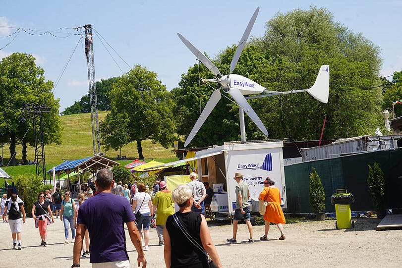 Die Firma EasyWind informiert über ihre Kleinwindanlagen.