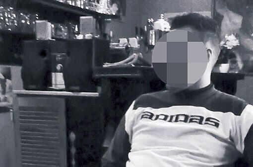 Die Polizei hat den Mann nach der Fahndungsaktion gefasst: Er soll einen 50-Jährigen vor einer Gaststätte in Neuhausen brutal zusammengeschlagen haben
