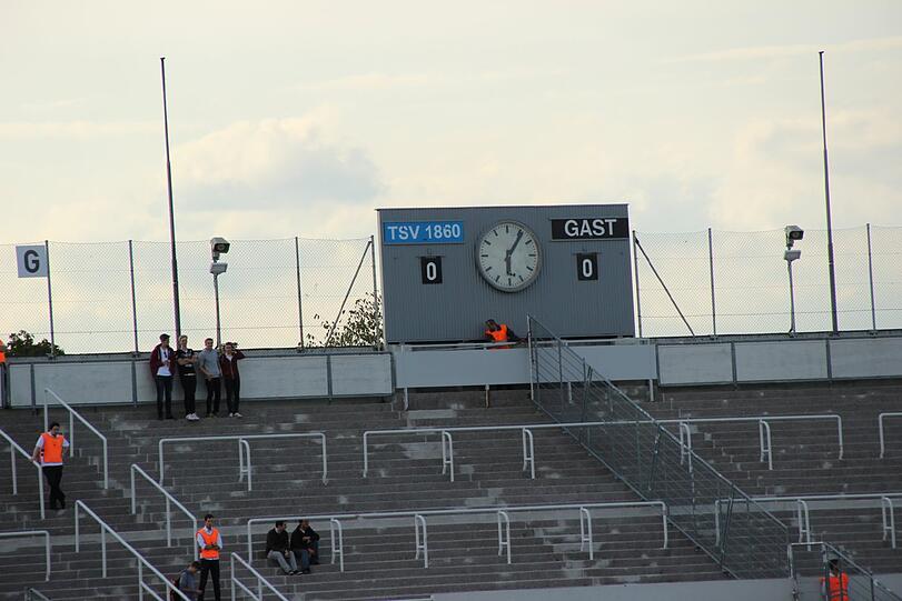 Sehen Sie hier weitere Bilder vor dem Amateurderby.