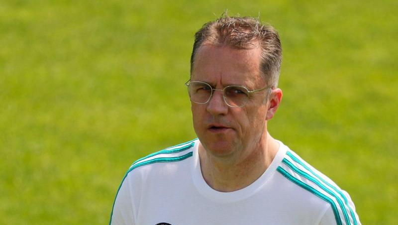 Tim Meyer, Chefmediziner des DFB, hat mit einer Task Force ein Corona-Konzept für Geisterspiele erarbeitet. Tim Meyer, Chefmediziner des DFB, hat mit einer Task Force ein Corona-Konzept für Geisterspiele erarbeitet.
